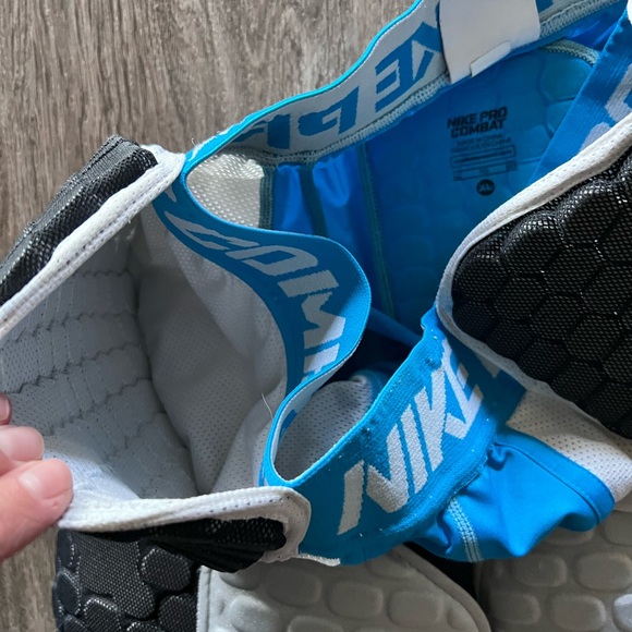 NIKE PRO COMBAT football padded shorts men’s XL - Picture 6 of 10